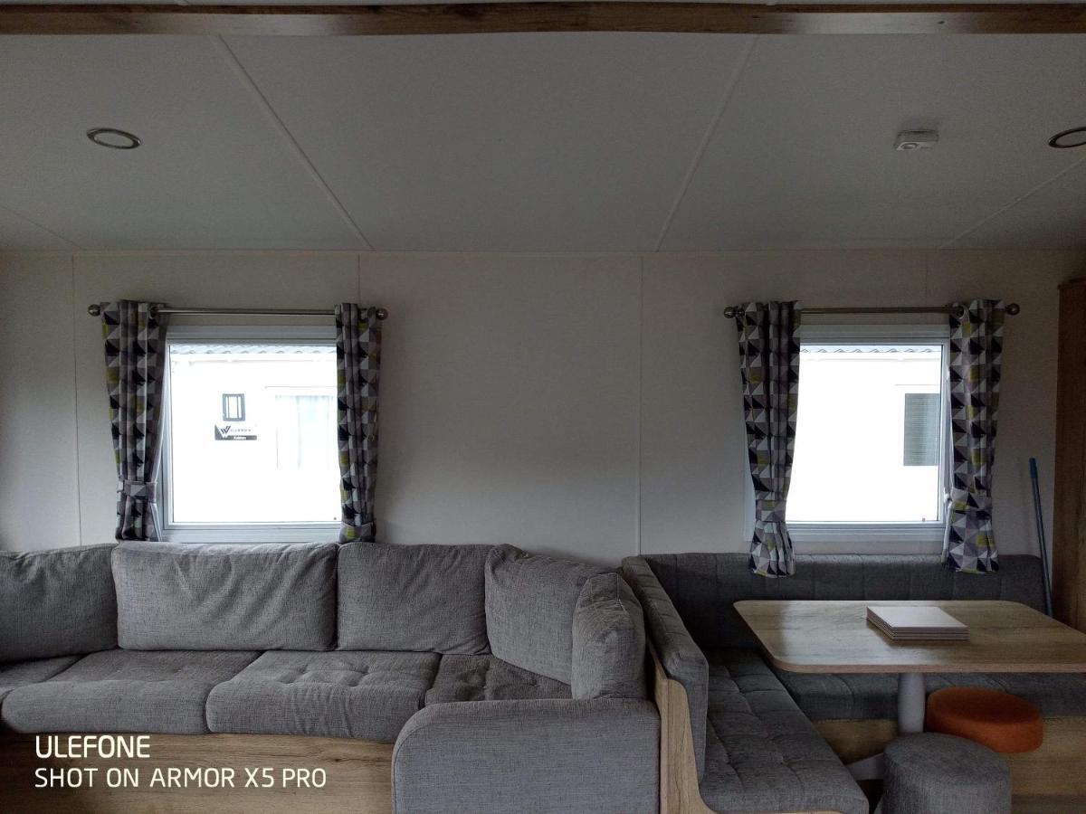 Exclusive 3 Bedroom Caravan, Sleeps 8 People At Parkdean Newquay Holiday Park, Cornwall, Uk Exterior foto