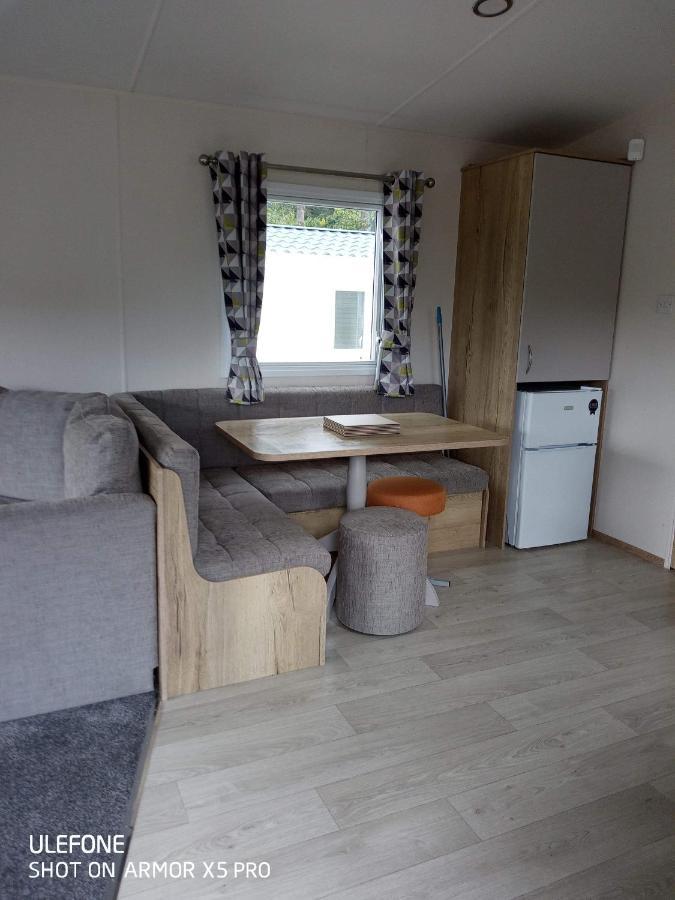 Exclusive 3 Bedroom Caravan, Sleeps 8 People At Parkdean Newquay Holiday Park, Cornwall, Uk Exterior foto