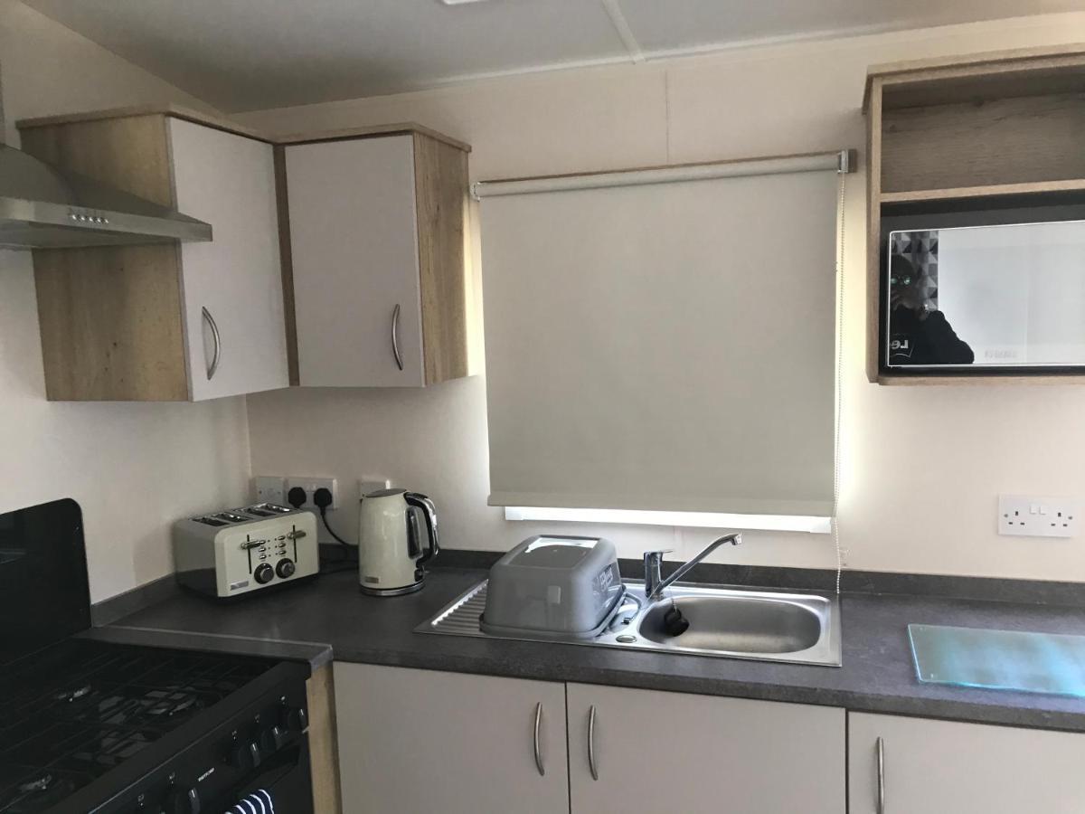 Exclusive 3 Bedroom Caravan, Sleeps 8 People At Parkdean Newquay Holiday Park, Cornwall, Uk Exterior foto