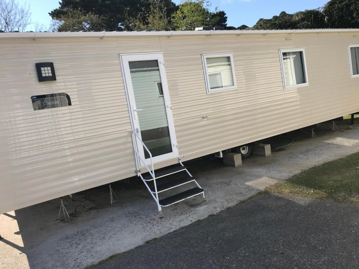 Exclusive 3 Bedroom Caravan, Sleeps 8 People At Parkdean Newquay Holiday Park, Cornwall, Uk Exterior foto