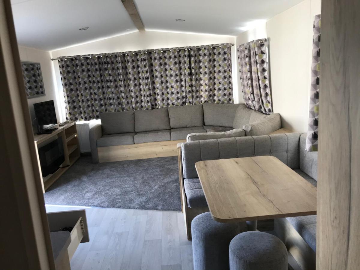 Exclusive 3 Bedroom Caravan, Sleeps 8 People At Parkdean Newquay Holiday Park, Cornwall, Uk Exterior foto